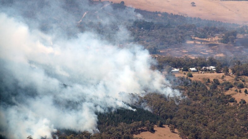 Australijske vlasti pozivaju stotine ljudi na evakuaciju od šumskog požara