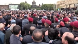 Գյումրիի քաղաքապետարանի դիմացից ձերբակալված 15 մարդ կալանավորվել է