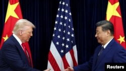 دونالد ترمپ، رئیسجمهور ایالات متحده (چپ) شی جینپینگ، رئیس جمهور چین (راست)