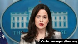 აშშ-ის სახელმწიფო უშიშროების საკითხებში მრჩევლის მოადგილე კიდერუსაფრთხოების სფეროში, ენ ნოიბერგერი. თეთრი სახლი, ვაშინგტონი, 18 თებერვალი, 2022 წელი