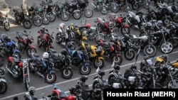 بیش از ١١ میلیون دستگاه موتورسیکلت در ایران تردد می‌کنند که بیش از ٩٠ درصد آنها کاربراتوری هستند.