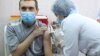 «Не хочемо більше хоронити наших рідних». Що кажуть перші вакциновані від коронавірусу в Україні?