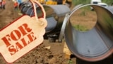 Строителна площадка на газопровода "Турски поток" в България и надпис "Продава се". Колаж
