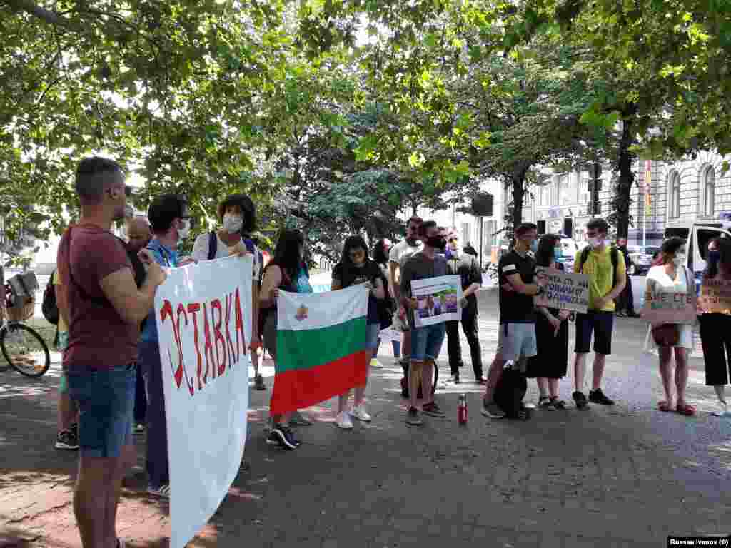 Протестите на българите в Берлин продължиха и през следващите дни и бяха&nbsp;съпроводени от информационна кампания &bdquo;Защо протестират българите?&rdquo;.