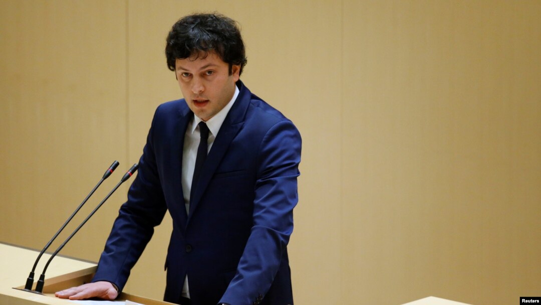 Председатель парламента ждет 3D-версию. Пока она не выйдет, сказал он сегодня, парламенту нет нужды включаться в процесс