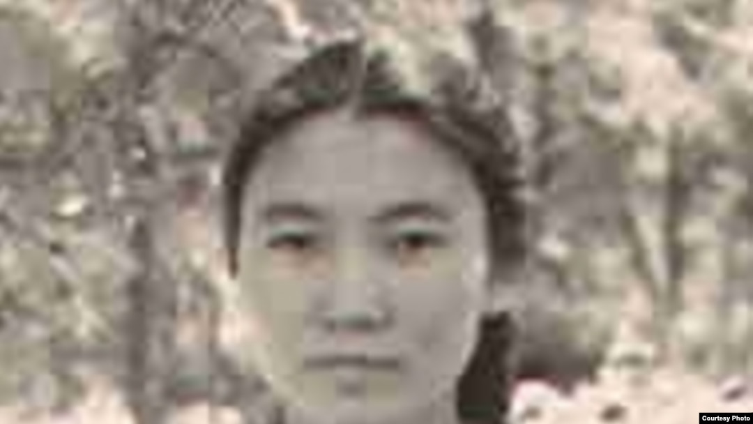 Толық әйел жыныстық қатынас үшін бетке отырады.