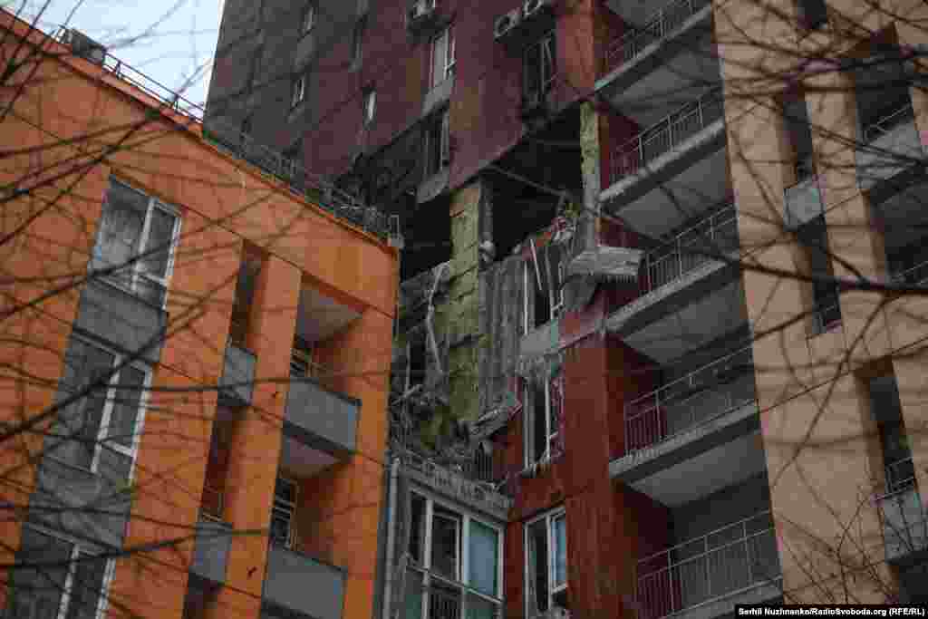 Наслідки удару по житловому комплексу в Дніпровському районі