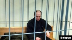 Гражданин Беларуси Кирилл Казачок в суде, где его обвиняют в убийстве двоих своих детей - девятилетней дочери и 17-летнего сына. Мозырь, 28 декабря 2016 года. 