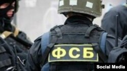 Як заявила Федеральна служба безпеки Росії, затримані, серед яких громадяни Росії і неназваних країн Центральної Азії, отримували інструкції з Сирії