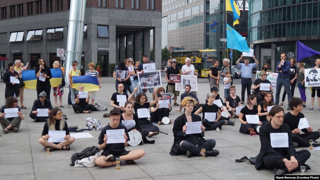 Акция #SaveOlegSentsov в Берлине, 2 июня 2018 года