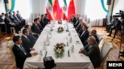 حسن روحانی د رحاشیه اجلاس شانگهای با همتای چینی خود دیدار کرد 