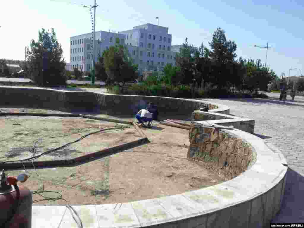 Suw çüwdüriminde abatlaýyş işleri alnyp barylýar