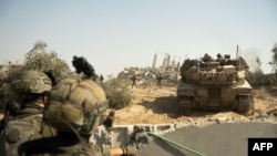 نیرو های اسرائیلی در بخشی از شهر غزه 