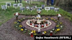 Obilježje u obliku srca na mjestu gdje je pronađeno tijelo Davida Dragičevića iz Banjaluke, 24. marta