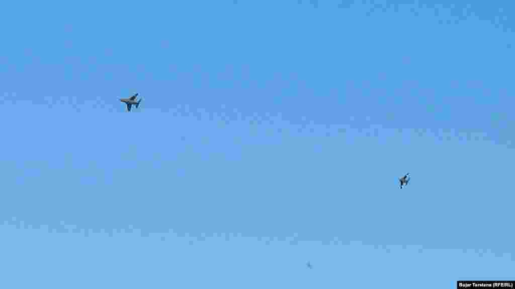 Serbian warplanes are seen flying over the border with Kosovo at Jarinje on September 26.