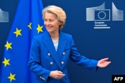 Голова Європейської комісії Урсула фон дер Ляєн перед зустріччю з прем'єр-міністром Ісландії в штаб-квартирі Європейської комісії в Брюсселі 9 квітня 2025 року