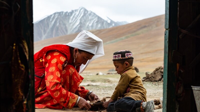 Чоң-Алайдагы памирлик кыргыздарга жардам жеткирилди