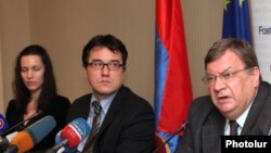 Armenia -- Head of the EU Delegation to Armenia Traian Hristea (c) at a press conference. Yerevan, 22Oct., 2012