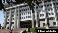 Здание Жогорку Кенеша Кыргызстана. Иллюстративное фото