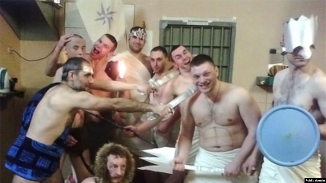 Prisoners don Roman-style togas at Serpukhov jail outside Moscow to celebrate the birthday of crime boss Anton Kuznetsov.