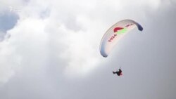 Кӯҳҳои Тоҷикистонро "парасту"-ҳо аз боло диданд.