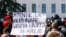 La un protest în fața Parlamentului de la Chișinău, iulie 2017