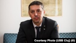 Prof. univ. dr. Daniel David spune că numai intervenția sistematică și fermă a autorităților poate schimba comportamentele periculoase și agresive ale turiștilor.