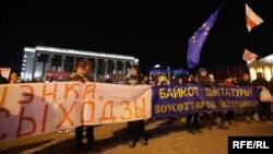 Падчас акцыі на плошчы Незалежнасьці 11 кастрычніка 2015 году