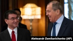 Міністры замежных справаў Японіі і Расеі, Тара Кона і Сяргей Лаўроў