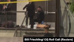  ინციდენტის დროს დაკავებული კოულ თომას ალენი. 26 აპრილი, 2026 წელი