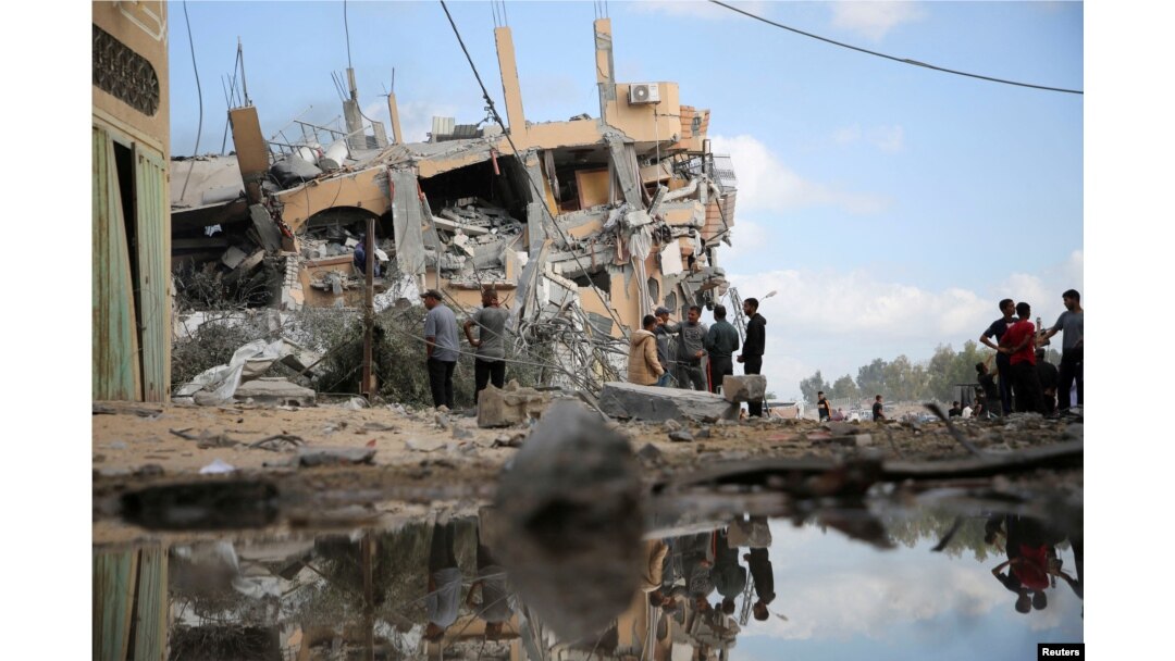 Джастин Бибердің жалаңаш суреттері Кеңседегі колготкидегі секс