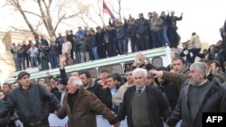 Supporters of then-presidential candidate Levon Ter-Petrossian making a human chain on March 1, 2008, to protest the election results.