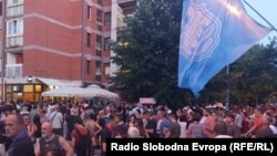 "Batinaši nisu junaci, predsedniče", jedna je od poruka protesta u Novom Sadu, 15. jul 2025.