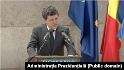 Președintele României, Nicușor Dan, îi îndeamnă pe români la solidaritate, „ca în cele mai grele și decisive momente din istoria noastră”. Mesajul vine la câteva zile de la jurământul de investitură, la capătul celei mai tensionate campanii electorale din ultimele decenii. 