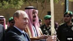 Саудовские хозяева разрешили Путину попрактиковаться с подаренным ему оружием
