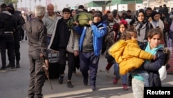 Սիրիա - Մարտական գործողությունների վերսկսումից հետո Հալեպի բնակիչները լքում են քաղաքը, 7-ը հունվարի, 2026թ.