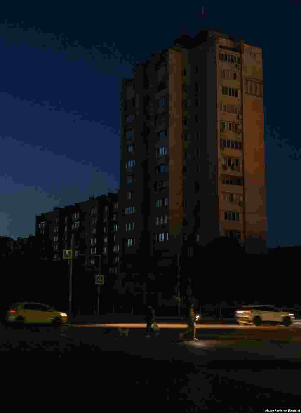 An apartment building without light in Yevpatoria on July 5.Municipal water pumps in Yevpatoria were reportedly disabled due to the blackouts. "The water pressure in the mains is below the required level and water is not reaching the upper floors of buildings or elevated areas,” a local official announced on July 6.