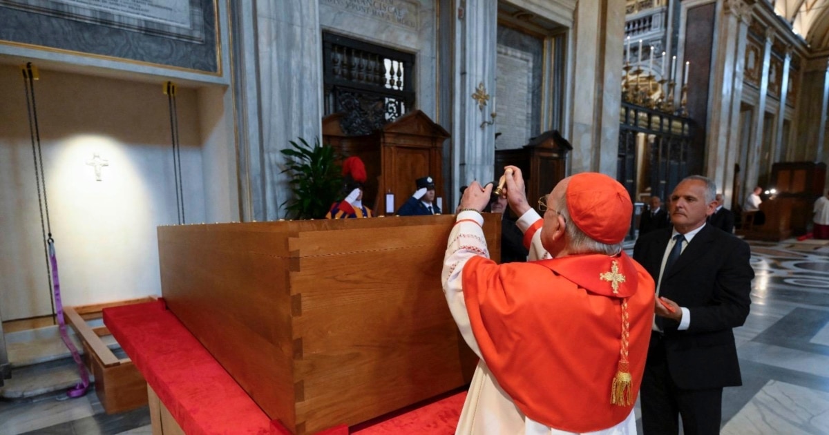 რომის პაპი ფრანცისკე რომში, სანტა მარია მაჯორეს ბაზილიკაში დაკრძალეს