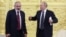 Президент России Владимир Путин (справа) и премьер-министр Армении Никол Пашинян во время встречи в Кремле в Москве, Россия, 1 апреля 2026 года
