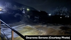 Обилни дождови во Северна Македонија: Поплави, одрони, свлечишта и евакуации