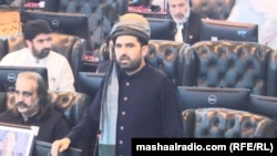 د خیبر پښتونخوا اعلاوزیر سهېل اپرېدی صوبايي اسمبلۍ ته وینا کوي - انځور له ارشیفه.