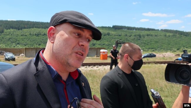 Към момента главният прокурор категорично отказва да подаде оставка