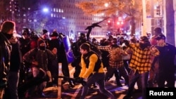 Protestatari pe străzile din Washington D.C.