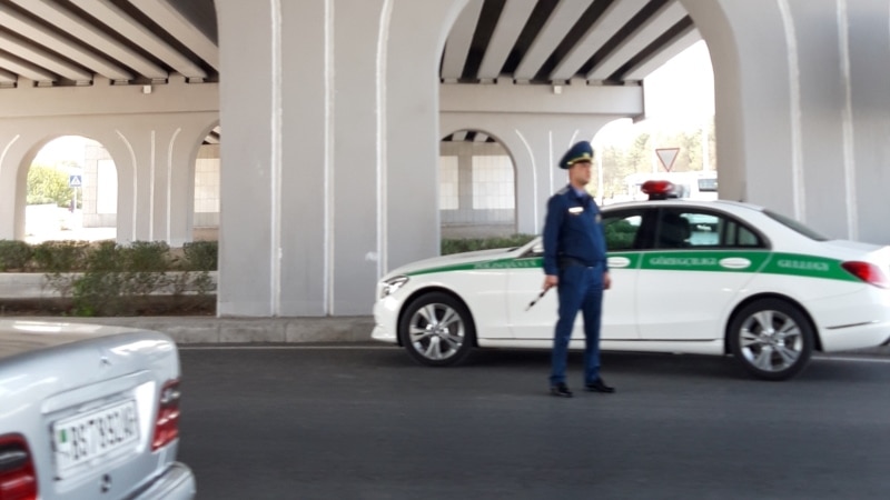 Aşgabadyň köçelerinde polisiýanyň gözegçiligi güýçlendi