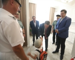 У липні 2016-го разом із президентом Петром Порошенком Ківан подарував сім квартир військовим морякам у новобудовах своєї компанії