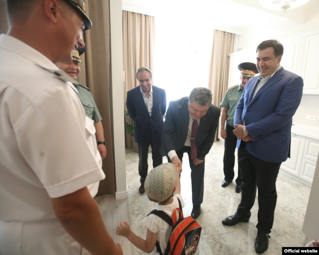 У липні 2016-го разом із президентом Петром Порошенком Ківан подарував сім квартир військовим морякам у новобудовах своєї компанії
