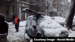 Наслідки буревію зі снігом у Харкові, 2 грудня 2015 року (фото з соцмереж)