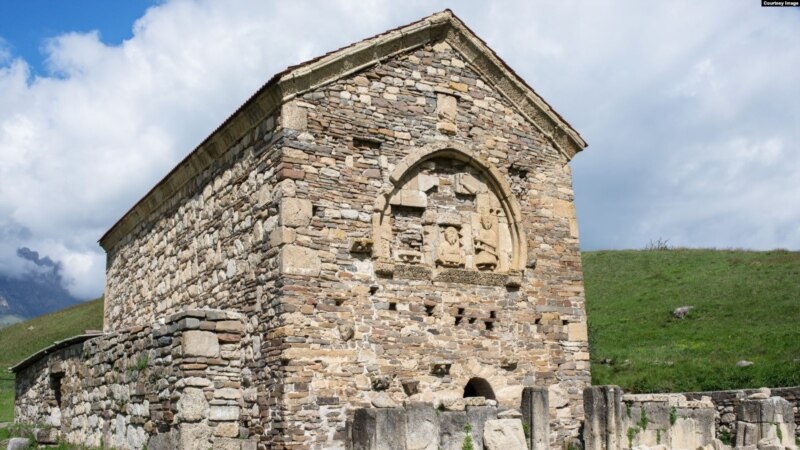 Вандалы повредили древний христианский храм в Ингушетии