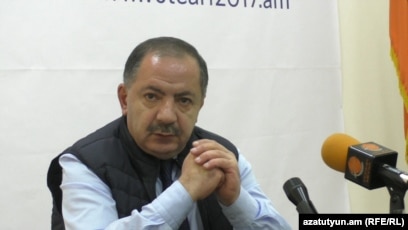 Armenia - Dashnaktsutyun leader Aghvan Vardanyan at a news conference in Yerevan, 2Apr2017