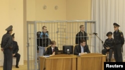 Дмитрий Коновалов и Владислав Ковалев в суде Минска
